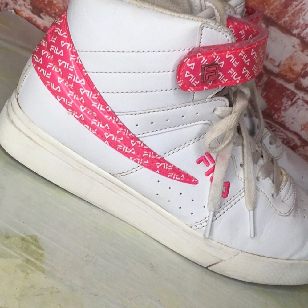 Vintage 90s Fila Vulc 13 Hot Pink and White High Top Retro Sneakers - Picture 6 of 12